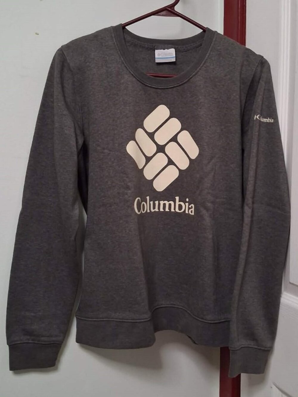Columbia Women’s Solid Dark Grey Trek Graphic Crewneck Sweatshirt - Like New